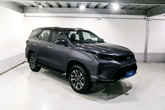 TOYOTA-HILUX SW4-2024