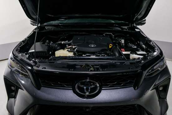 TOYOTA-HILUX SW4-2024