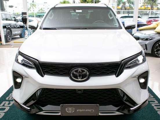TOYOTA-HILUX SW4-2.8 D-4D TURBO DIESEL SRX PLATINUM 4X4 AUTOMÁTICO TOYOTA-HILUX SW4-2026