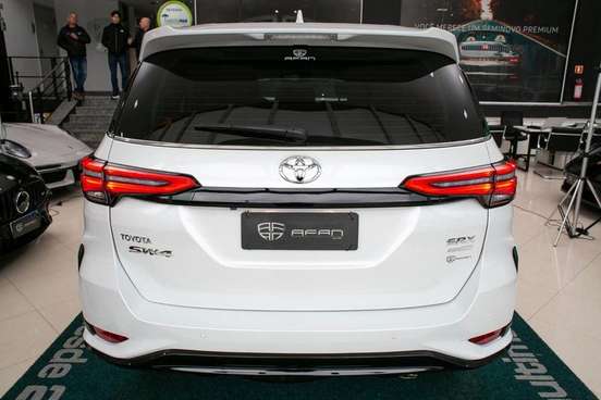 TOYOTA-HILUX SW4-2026