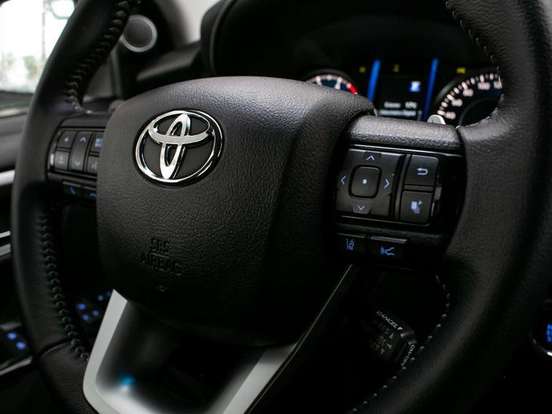 TOYOTA-HILUX SW4-2.8 D-4D TURBO DIESEL SRX PLATINUM 4X4 AUTOMÁTICO TOYOTA-HILUX SW4-2026