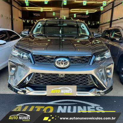 TOYOTA-HILUX SW4-2.8 D-4D TURBO DIESEL SRX PLATINUM 7L 4X4 AUTOMÁTICO TOYOTA-HILUX SW4-2024