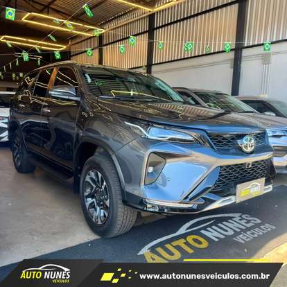 TOYOTA-HILUX SW4-2.8 D-4D TURBO DIESEL SRX PLATINUM 7L 4X4 AUTOMÁTICO TOYOTA-HILUX SW4-2024