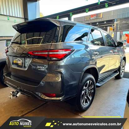 TOYOTA-HILUX SW4-2024