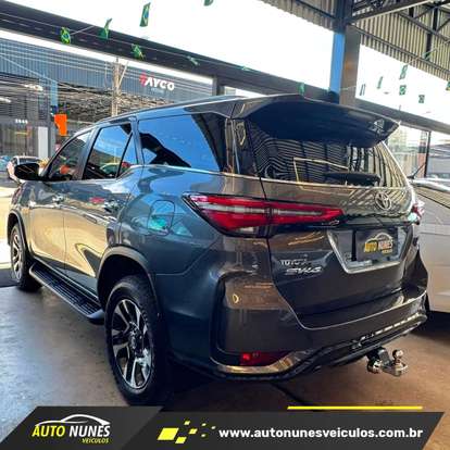 TOYOTA-HILUX SW4-2.8 D-4D TURBO DIESEL SRX PLATINUM 7L 4X4 AUTOMÁTICO TOYOTA-HILUX SW4-2024