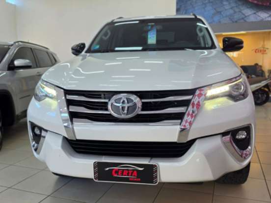 TOYOTA-HILUX SW4-2.8 SRX 4X4 16V TURBO INTERCOOLER DIESEL 4P AUTOMÁTICO TOYOTA-HILUX SW4-2018