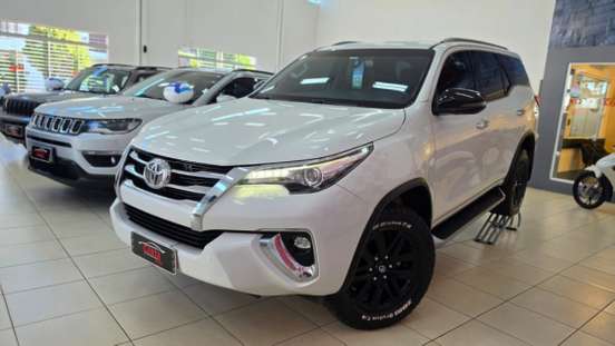 TOYOTA-HILUX SW4-2018