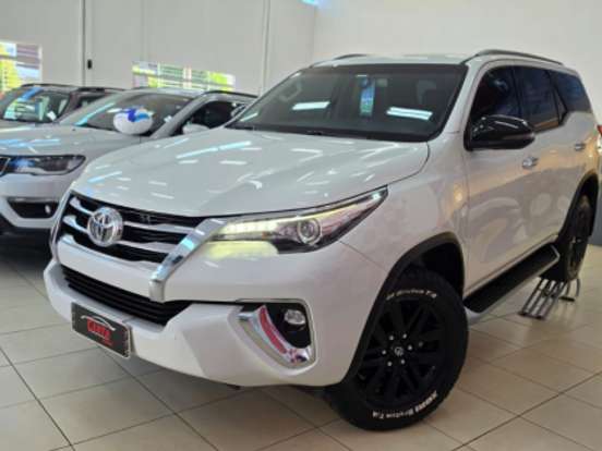 TOYOTA-HILUX SW4-2.8 SRX 4X4 16V TURBO INTERCOOLER DIESEL 4P AUTOMÁTICO TOYOTA-HILUX SW4-2018