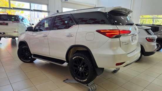TOYOTA-HILUX SW4-2018