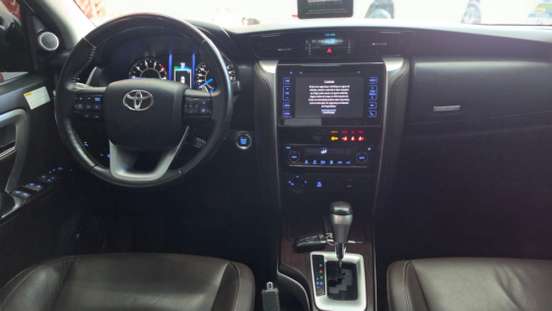 TOYOTA-HILUX SW4-2018