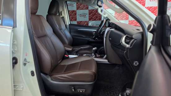 TOYOTA-HILUX SW4-2018