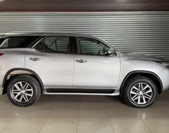 TOYOTA HILUX SW4 2.8 SRX 4X4 16V TURBO INTERCOOLER DIESEL 4P AUTOMÁTICO TOYOTA HILUX SW4 2.8 SRX 4X4 16V TURBO INTERCOOLER DIESEL 4P AUTOMÁTICO