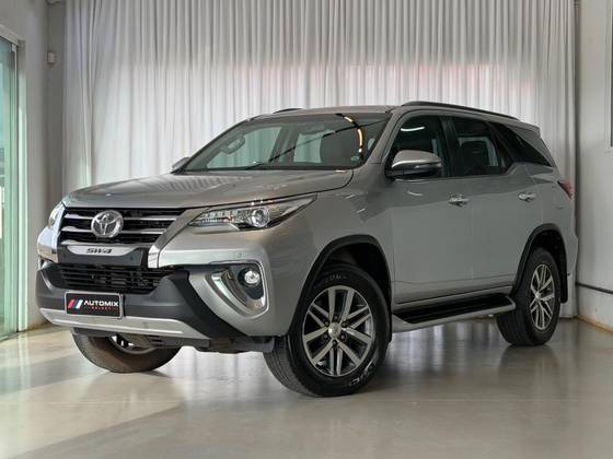 TOYOTA HILUX SW4 2.8 SRX 4X4 16V TURBO INTERCOOLER DIESEL 4P AUTOMÁTICO