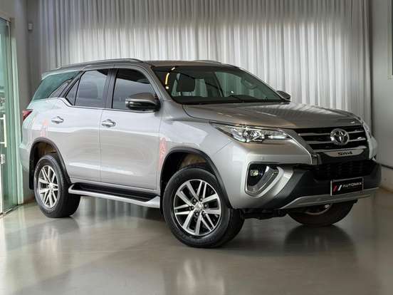 TOYOTA-HILUX SW4-2018
