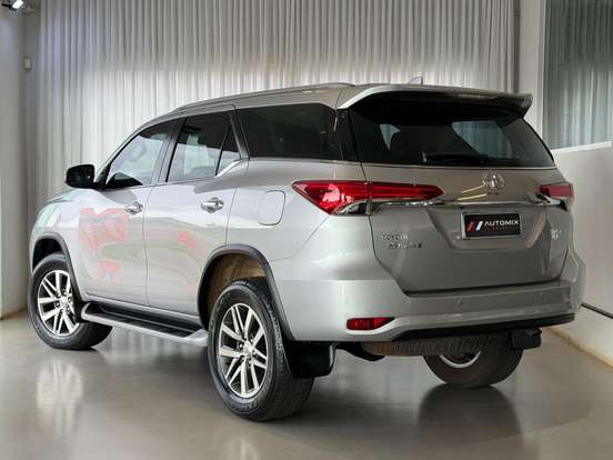 TOYOTA-HILUX SW4-2.8 SRX 4X4 16V TURBO INTERCOOLER DIESEL 4P AUTOMÁTICO TOYOTA-HILUX SW4-2018