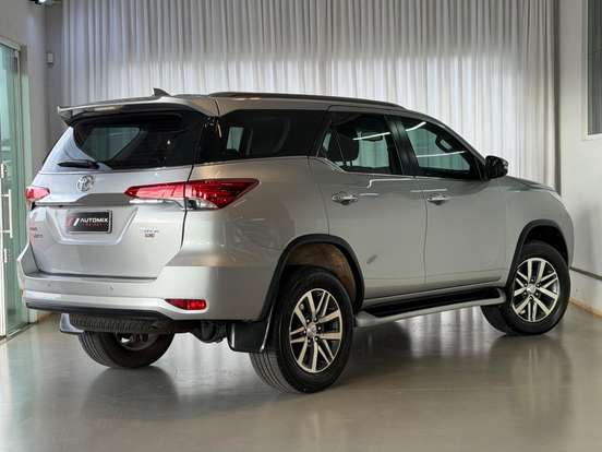 TOYOTA-HILUX SW4-2018