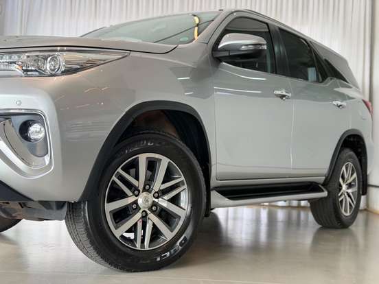 TOYOTA-HILUX SW4-2018