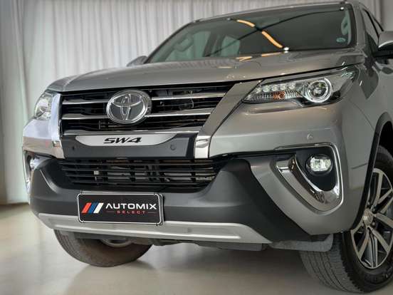TOYOTA-HILUX SW4-2018
