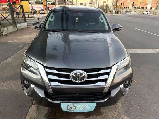 TOYOTA-HILUX SW4-2.8 SRX 4X4 16V TURBO INTERCOOLER DIESEL 4P AUTOMÁTICO TOYOTA-HILUX SW4-2017