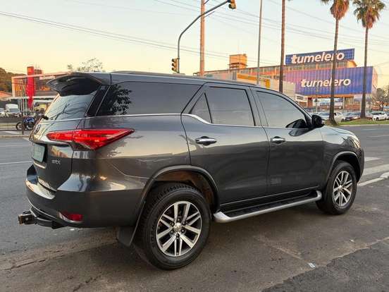 TOYOTA-HILUX SW4-2017