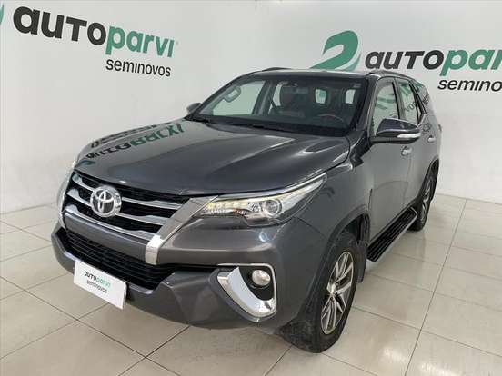 TOYOTA-HILUX SW4-2.8 SRX 4X4 7 LUGARES 16V TURBO INTERCOOLER DIESEL 4P AUTOMÁTICO TOYOTA-HILUX SW4-2017