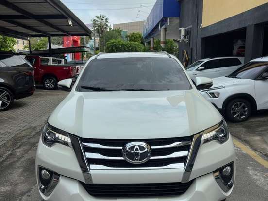 TOYOTA-HILUX SW4-2.8 SRX 4X4 7 LUGARES 16V TURBO INTERCOOLER DIESEL 4P AUTOMÁTICO TOYOTA-HILUX SW4-2016