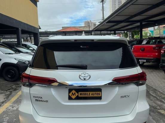 TOYOTA-HILUX SW4-2.8 SRX 4X4 7 LUGARES 16V TURBO INTERCOOLER DIESEL 4P AUTOMÁTICO TOYOTA-HILUX SW4-2016