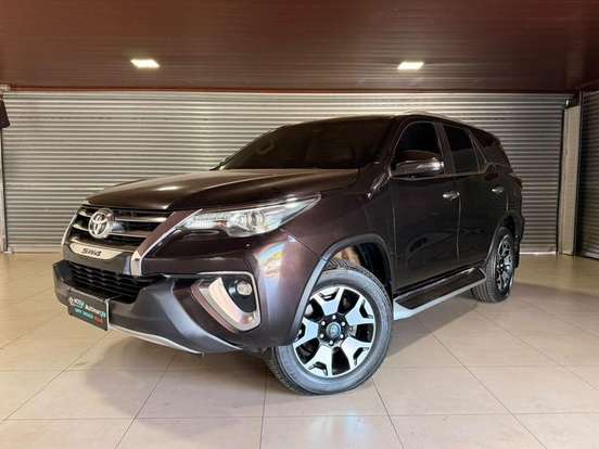TOYOTA-HILUX SW4-2019