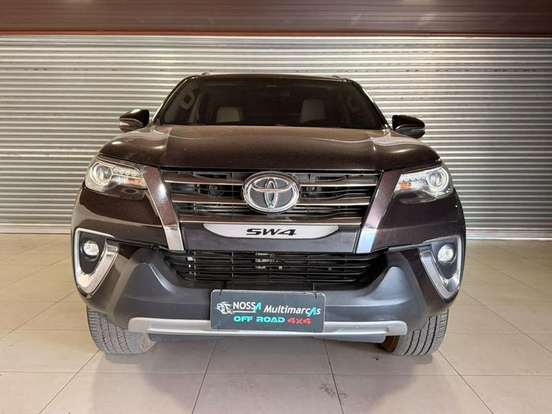 TOYOTA-HILUX SW4-2019