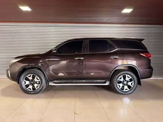 TOYOTA-HILUX SW4-2019