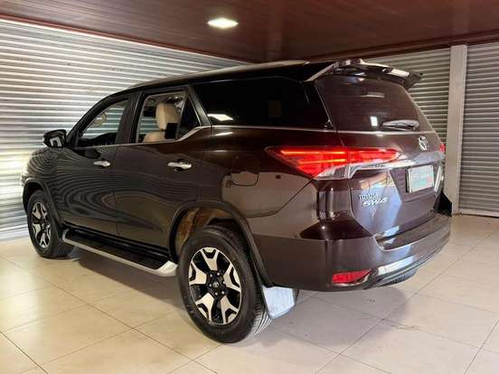 TOYOTA-HILUX SW4-2019