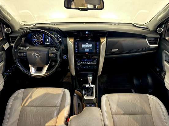 TOYOTA-HILUX SW4-2018