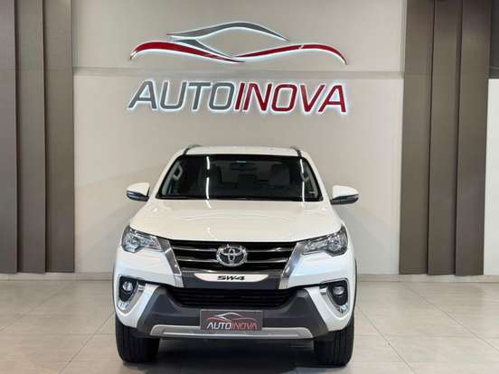 TOYOTA-HILUX SW4-2.8 SRX DIAMOND 4X4 7 LUGARES 16V TURBO INTERCOOLER DIESEL 4P AUTOMÁTICO TOYOTA-HILUX SW4-2018