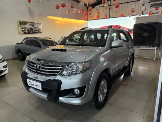TOYOTA-HILUX SW4-2013