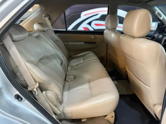 TOYOTA-HILUX SW4-2013