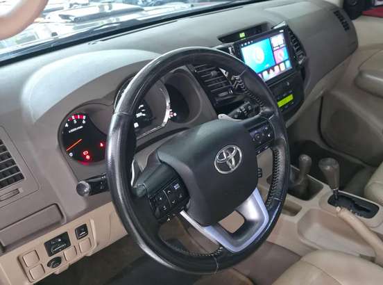 TOYOTA-HILUX SW4-2008