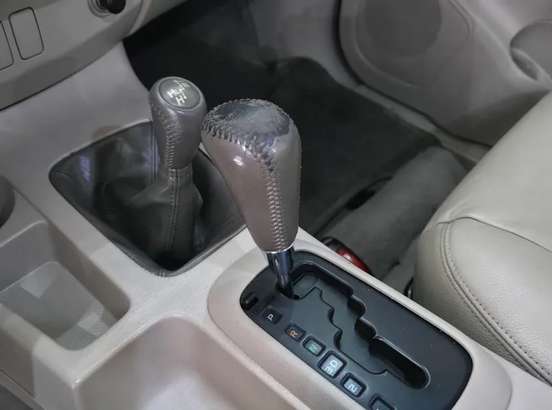 TOYOTA-HILUX SW4-2008