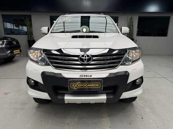 TOYOTA-HILUX SW4-3.0 SRV 4X4 7 LUGARES 16V TURBO INTERCOOLER DIESEL 4P AUTOMÁTICO TOYOTA-HILUX SW4-2015
