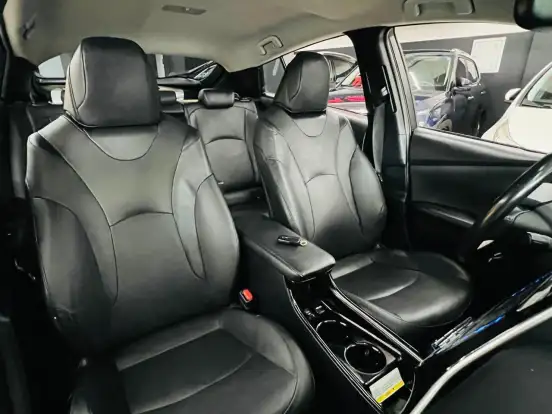 TOYOTA-PRIUS-2018