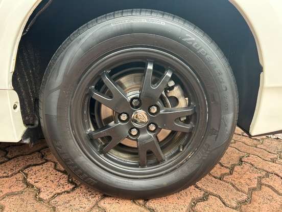 TOYOTA-PRIUS-1.8 16V HÍBRIDO 4P AUTOMÁTICO TOYOTA-PRIUS-2015