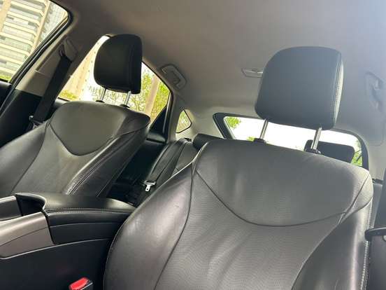 TOYOTA-PRIUS-2015