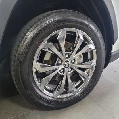 TOYOTA-RAV4-2025