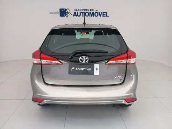 TOYOTA-YARIS-2020