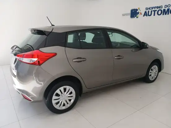 TOYOTA-YARIS-2020