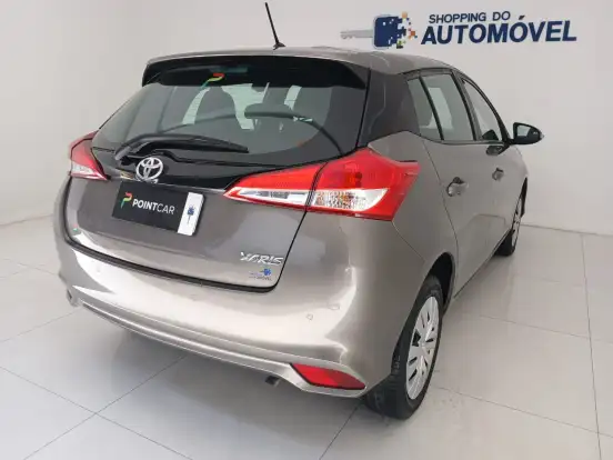 TOYOTA-YARIS-2020