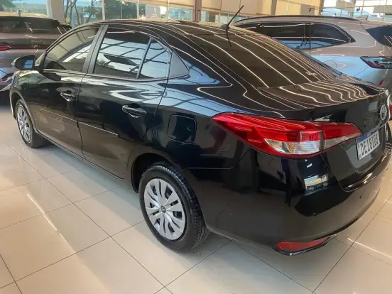 TOYOTA-YARIS-2019