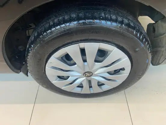 TOYOTA-YARIS-2019