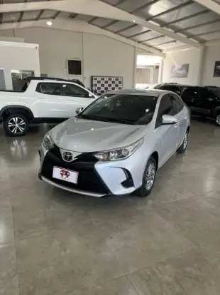 TOYOTA-YARIS-2022