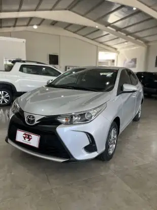 TOYOTA-YARIS-2022