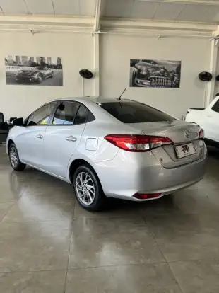 TOYOTA-YARIS-2022